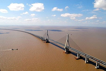 Sáng 17/10, Bộ Giao thông vận tải đã khởi công xây dựng cầu Thái Hà vượt sông Hồng.